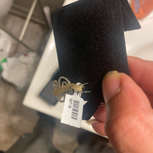 10k Yellow Solid Gold Diamond Dollar Sign Pendant - Picture 3 of 3